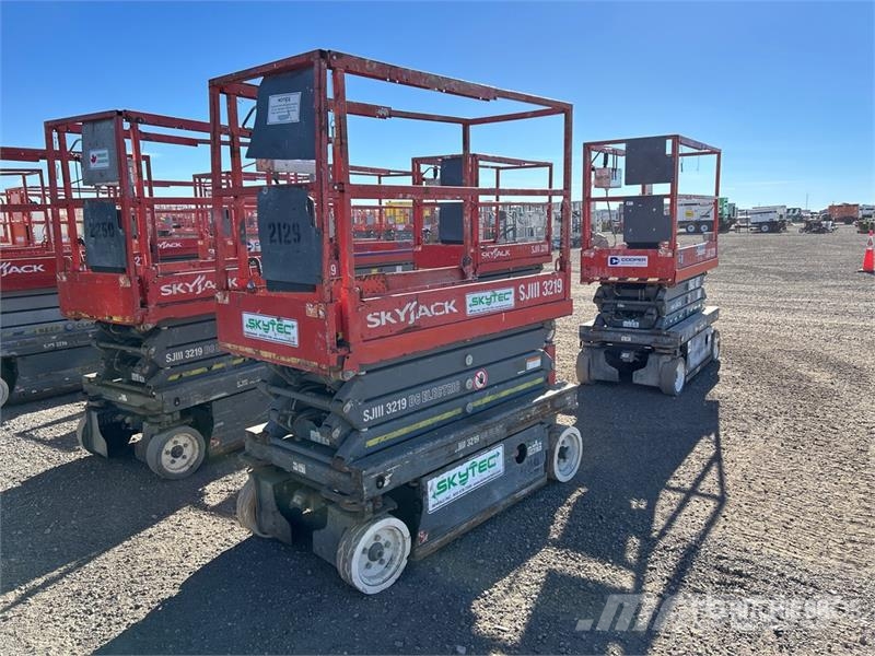 SkyJack SJIII3219 Ollós emelők