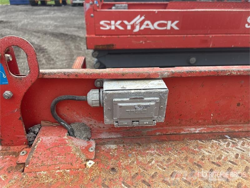SkyJack SJIII3219 Scissor lifts