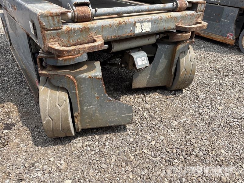 SkyJack SJIII3219 Scissor lifts