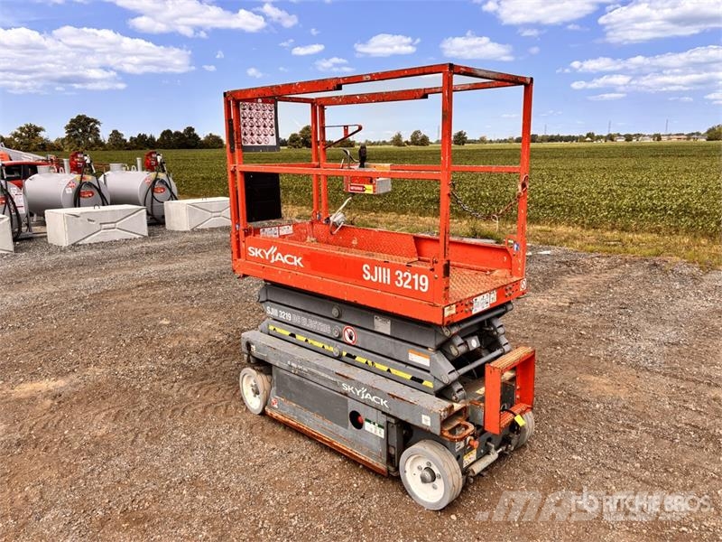 SkyJack SJIII3219 Scissor lifts