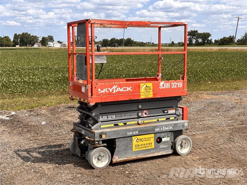 SkyJack SJIII3219 Scissor lifts