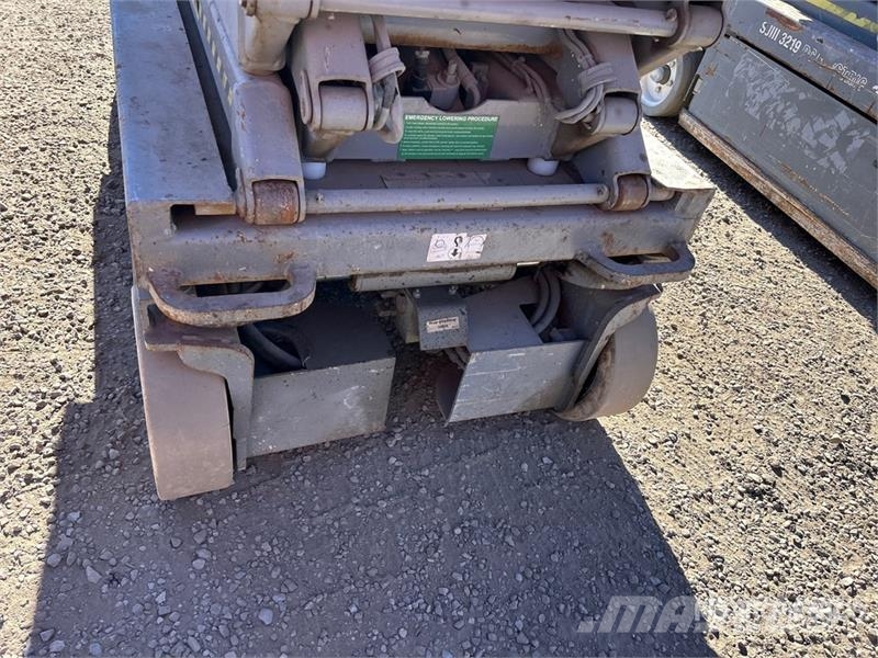 SkyJack SJIII3219 Škaraste platforme