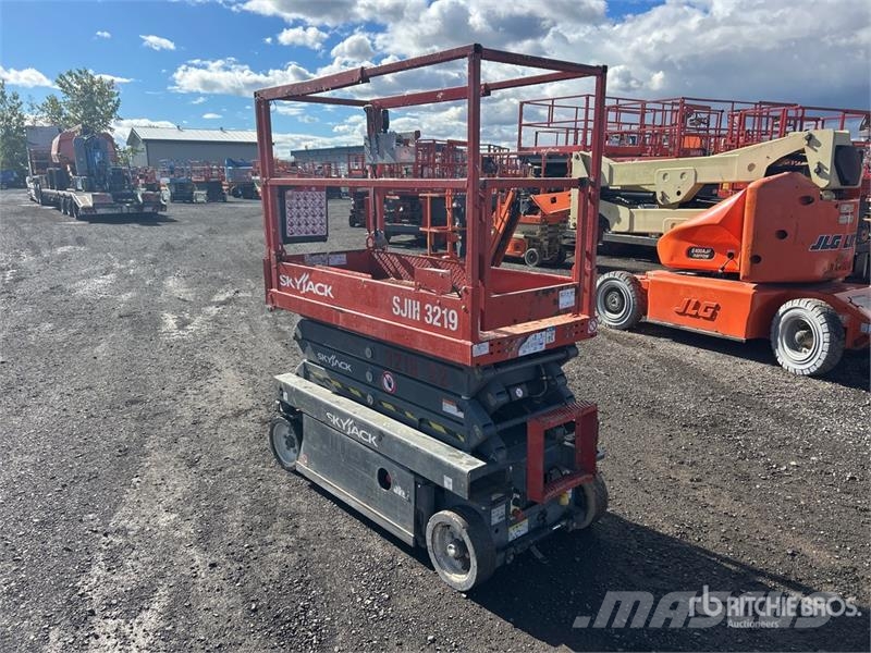 SkyJack SJIII3219 Šķerveida pacēlāji
