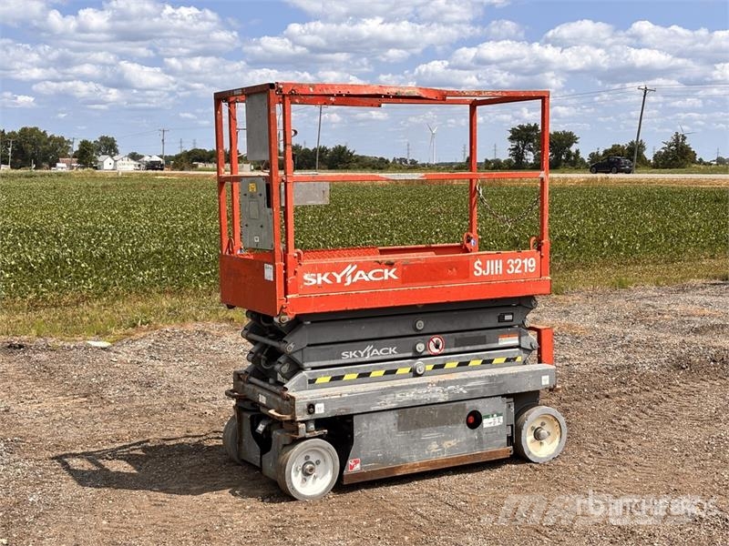SkyJack SJIII3219 Scissor lifts