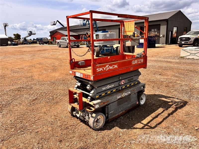 SkyJack SJIII3219 Scissor lifts