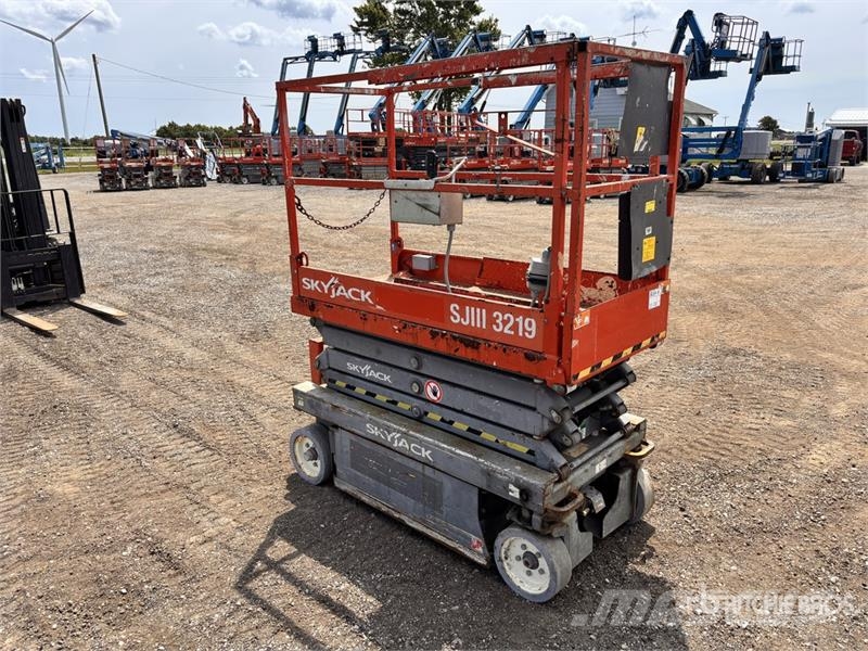 SkyJack SJIII3219 Scissor lifts