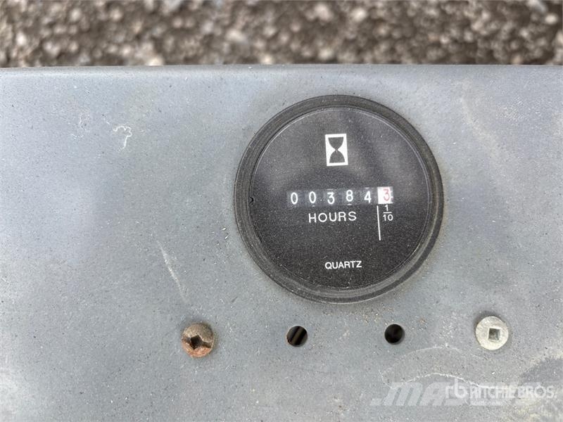 SkyJack SJIII3219 رافعات مقصية الشكل
