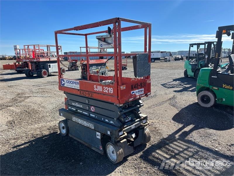SkyJack SJIII3219 Šķerveida pacēlāji