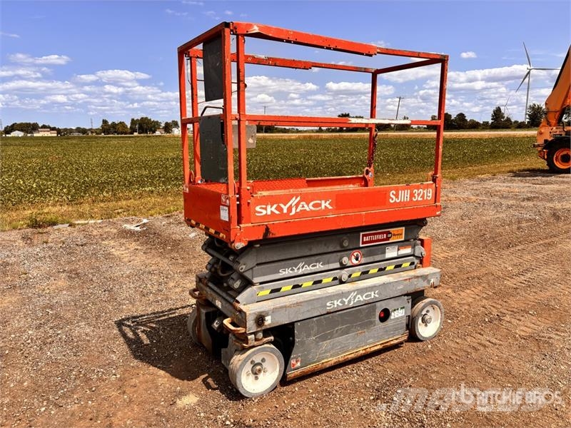 SkyJack SJIII3219 Scissor lifts