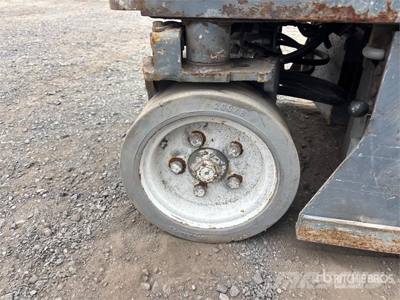 SkyJack SJIII3219 Šķerveida pacēlāji