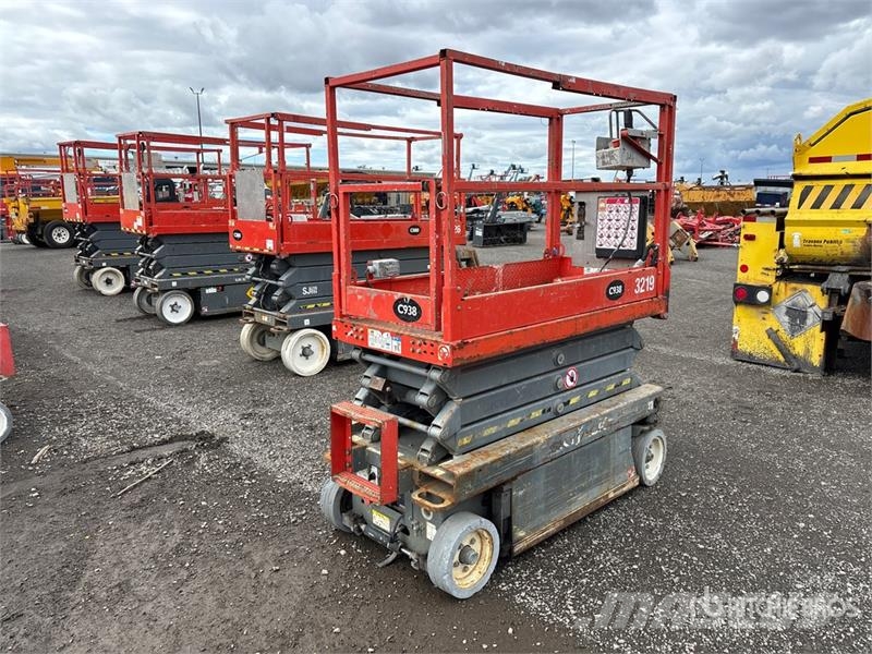 SkyJack SJIII3219 رافعات مقصية الشكل