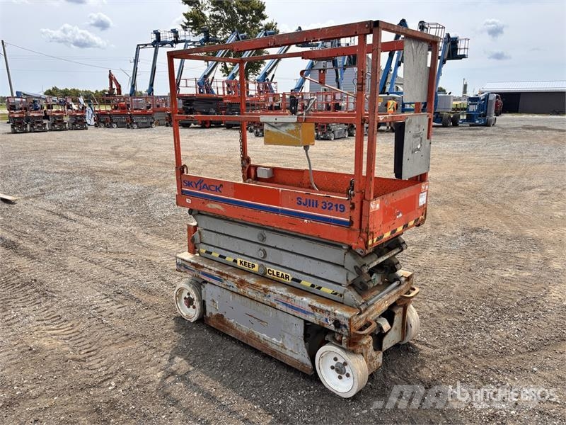 SkyJack SJIII3219 Scissor lifts