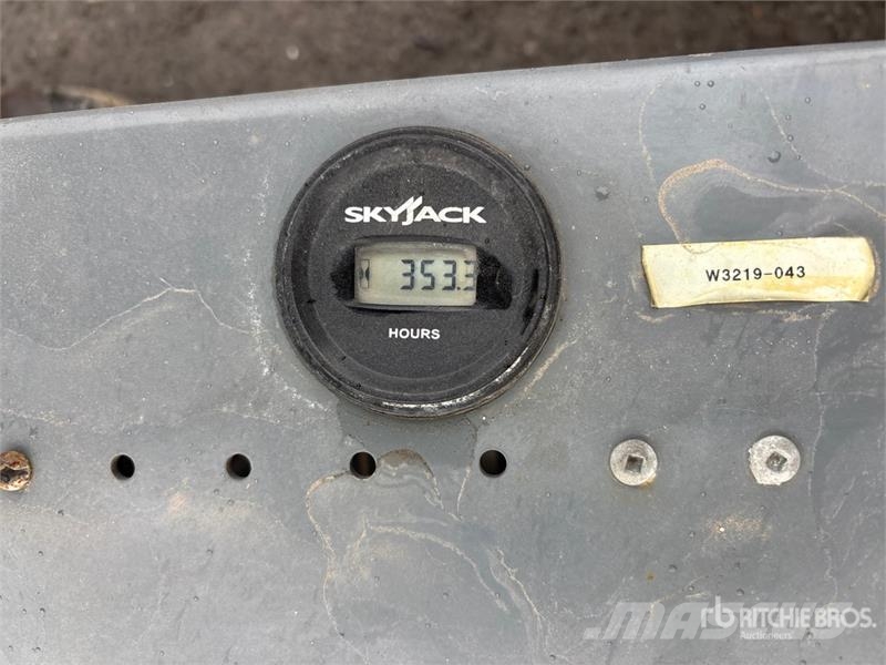 SkyJack SJIII3219 Šķerveida pacēlāji