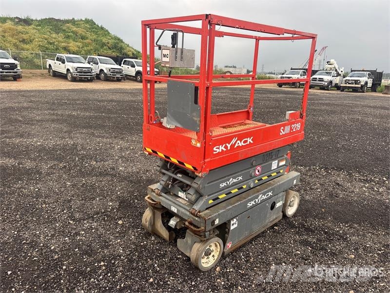 SkyJack SJIII3219 Scissor lifts