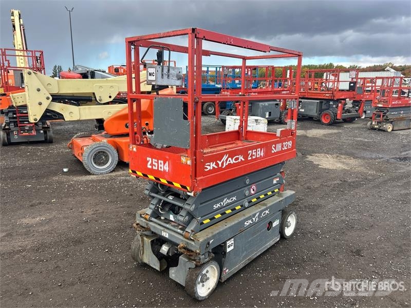 SkyJack SJIII3219 Šķerveida pacēlāji