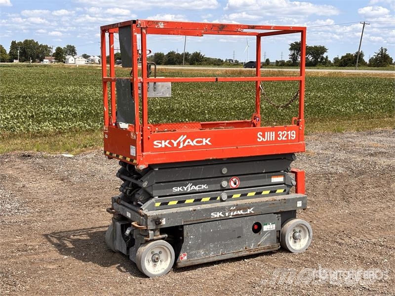 SkyJack SJIII3219 Scissor lifts