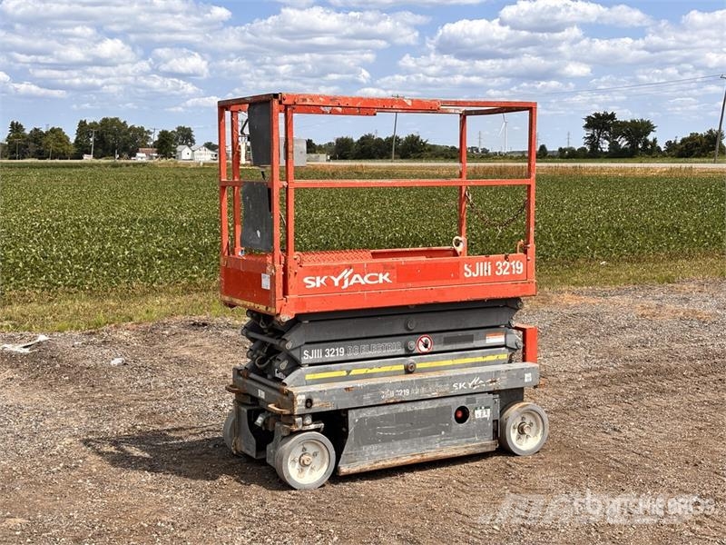 SkyJack SJIII3219 Scissor lifts