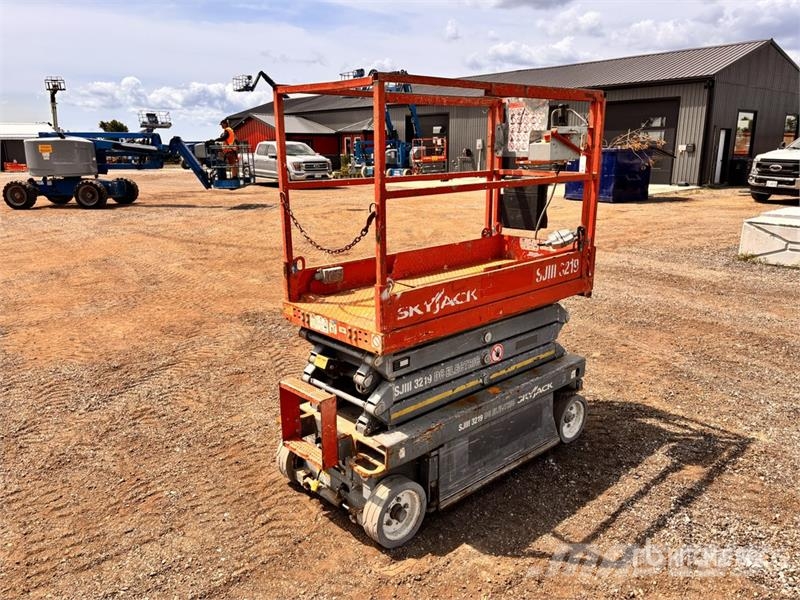 SkyJack SJIII3219 Scissor lifts