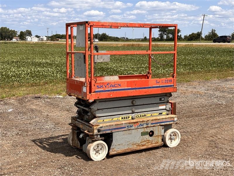 SkyJack SJIII3219 Scissor lifts