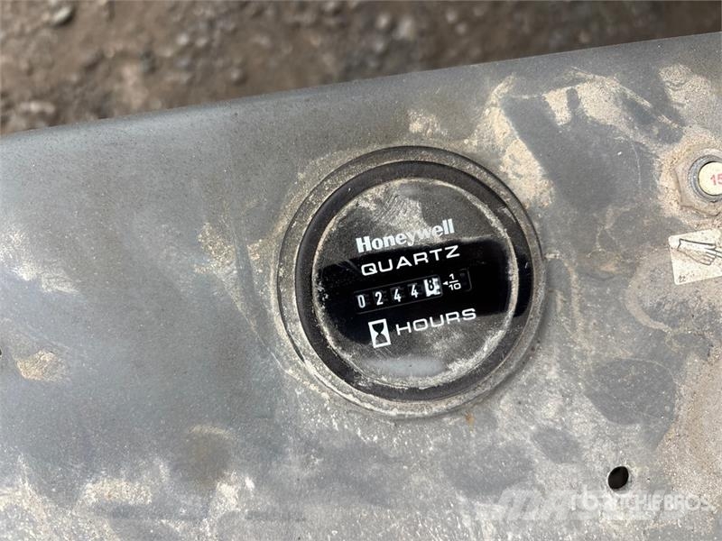 SkyJack SJIII3219 Šķerveida pacēlāji