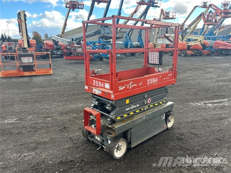 SkyJack SJIII3219 Käärtõstukid