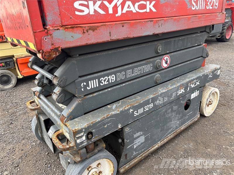 SkyJack SJIII3219 Šķerveida pacēlāji