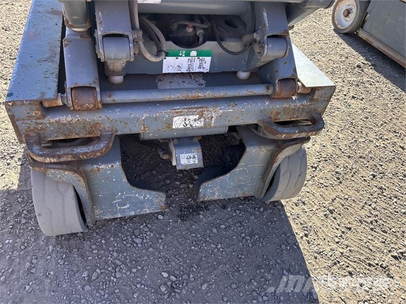 SkyJack SJIII3219 Škaraste platforme