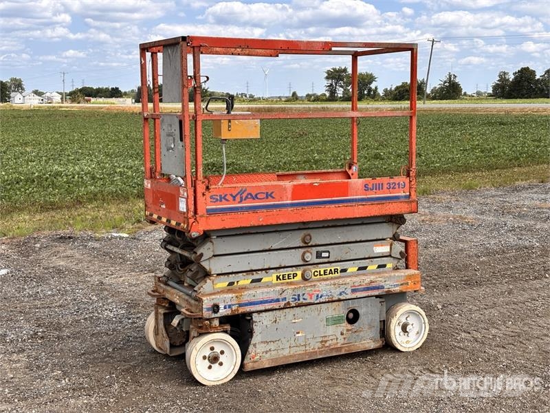 SkyJack SJIII3219 Scissor lifts