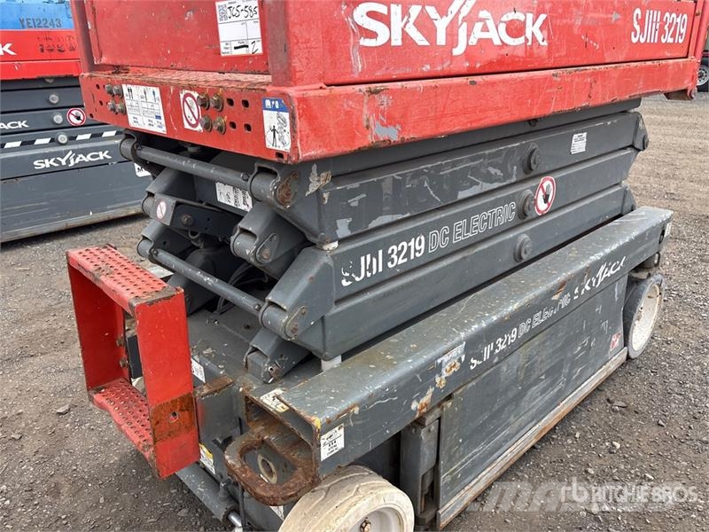 SkyJack SJIII3219 Šķerveida pacēlāji