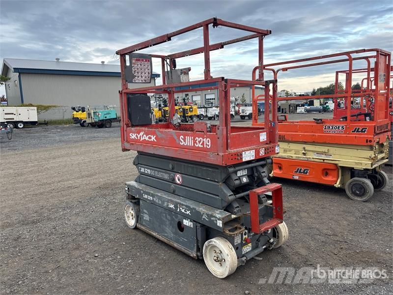 SkyJack SJIII3219 Šķerveida pacēlāji
