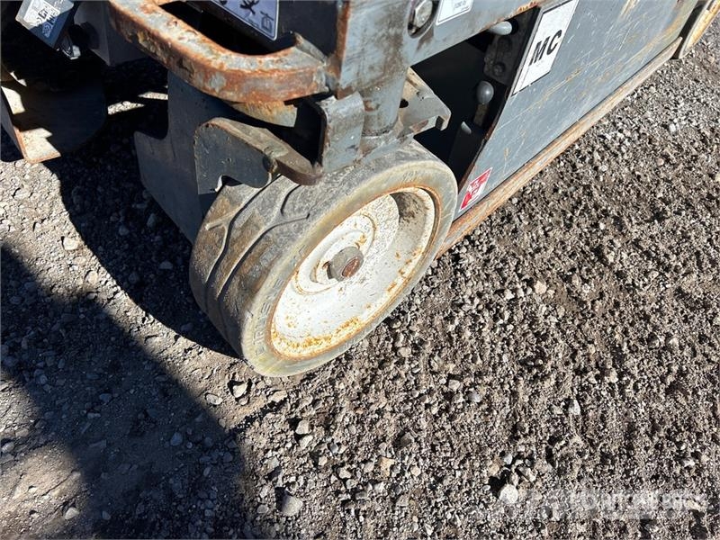 SkyJack SJIII3219 Šķerveida pacēlāji