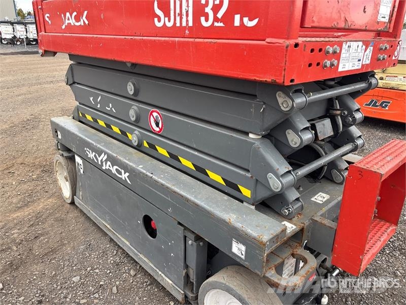 SkyJack SJIII3219 Šķerveida pacēlāji