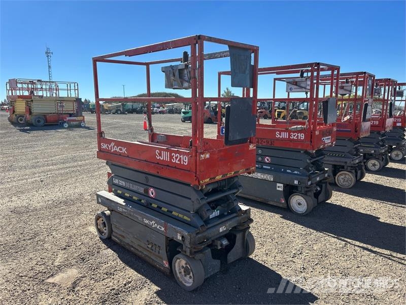 SkyJack SJIII3219 Škaraste platforme