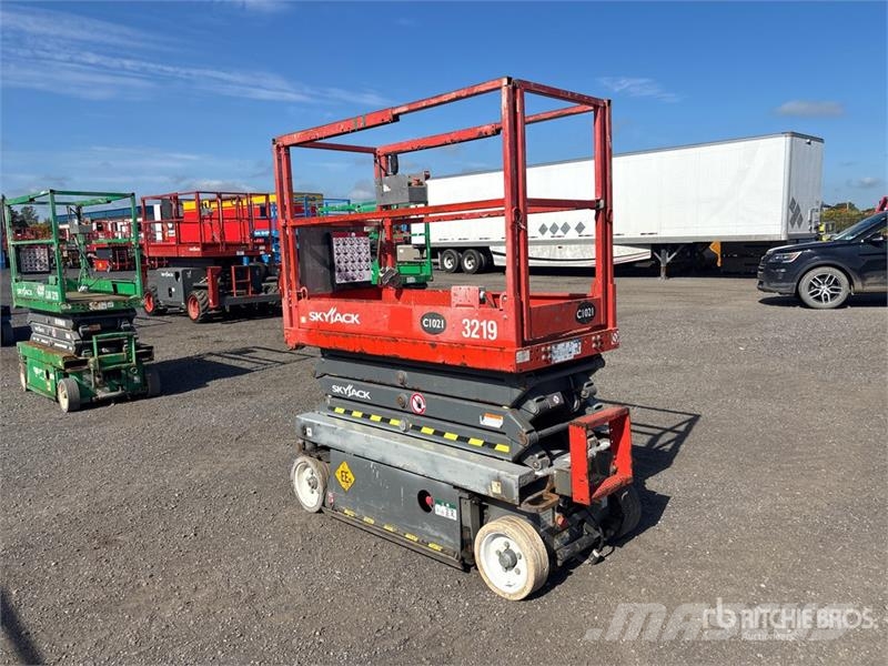 SkyJack SJIII3219 Scissor lifts
