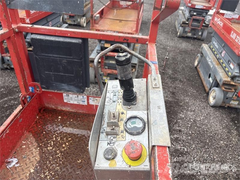 SkyJack SJIII3219 Scissor lifts