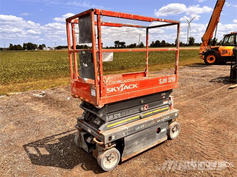 SkyJack SJIII3219 Scissor lifts