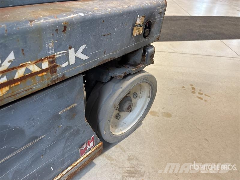 SkyJack SJIII3219 Scissor lifts