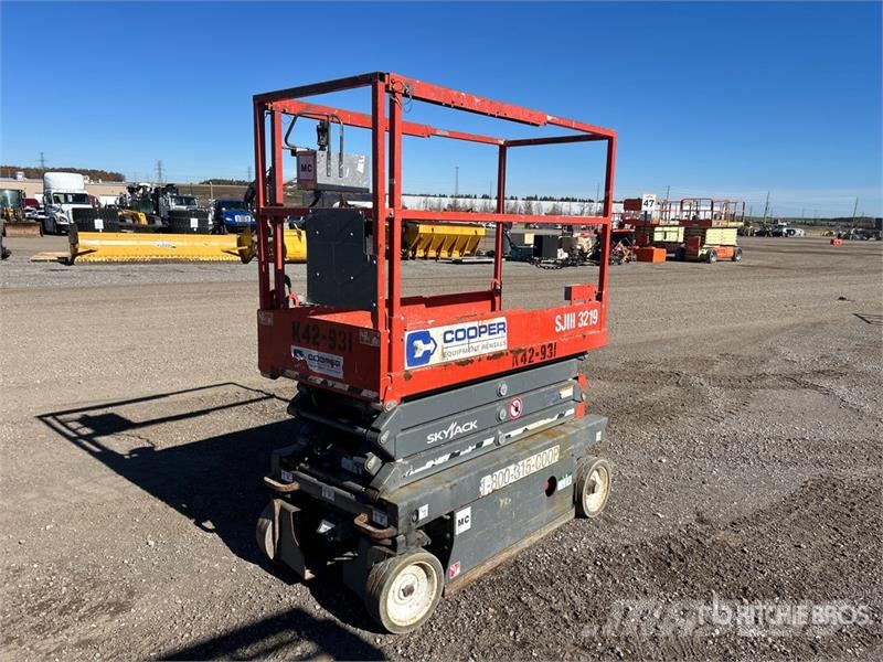 SkyJack SJIII3219 Šķerveida pacēlāji