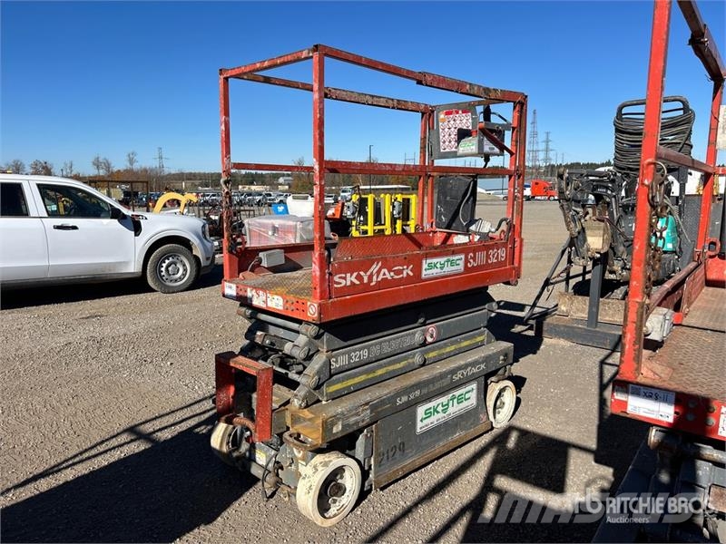 SkyJack SJIII3219 Ollós emelők