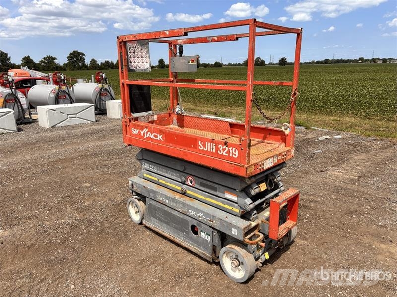 SkyJack SJIII3219 Scissor lifts