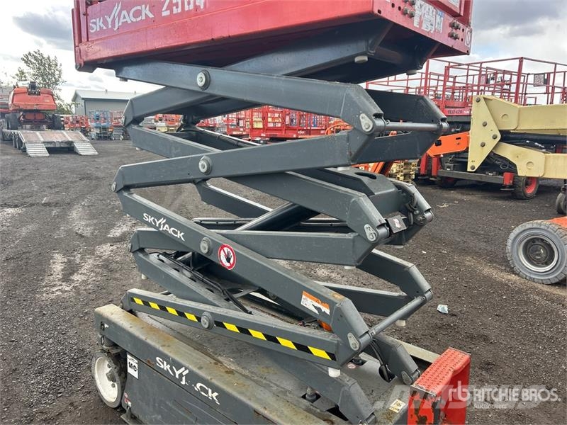 SkyJack SJIII3219 Käärtõstukid
