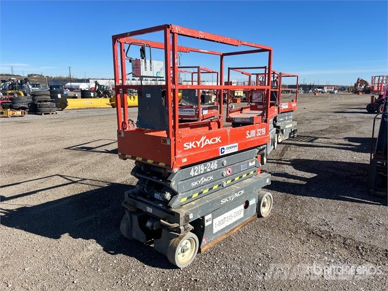 SkyJack SJIII3219 Šķerveida pacēlāji