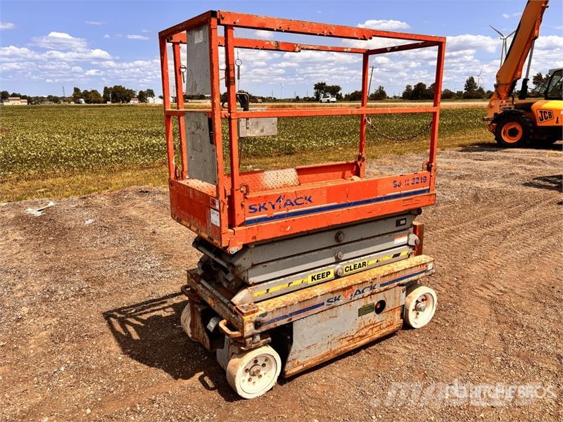 SkyJack SJIII3219 Scissor lifts