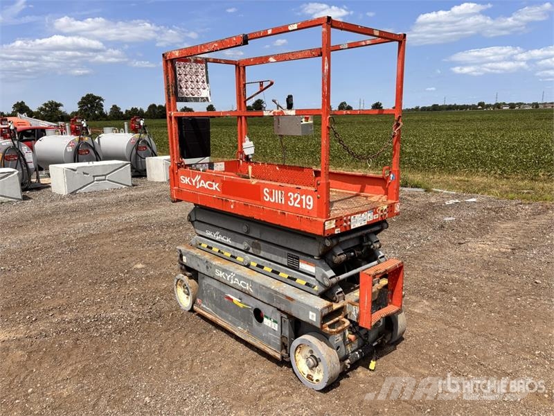 SkyJack SJIII3219 Scissor lifts