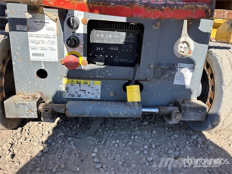 SkyJack SJIII3219 Škaraste platforme