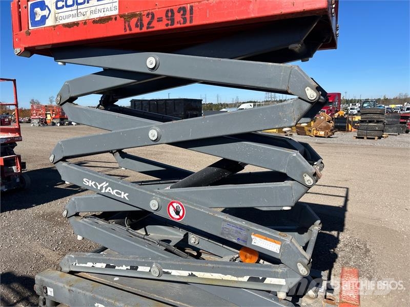 SkyJack SJIII3219 Šķerveida pacēlāji