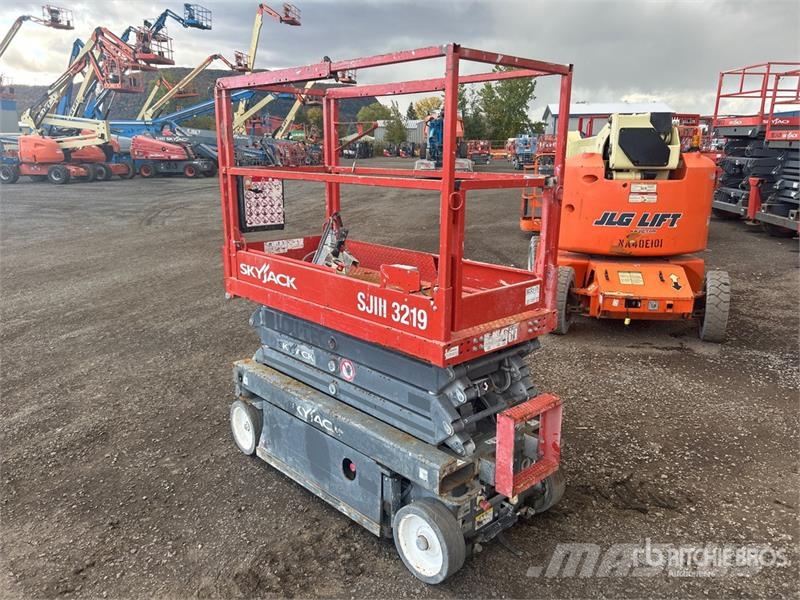 SkyJack SJIII3219 Šķerveida pacēlāji