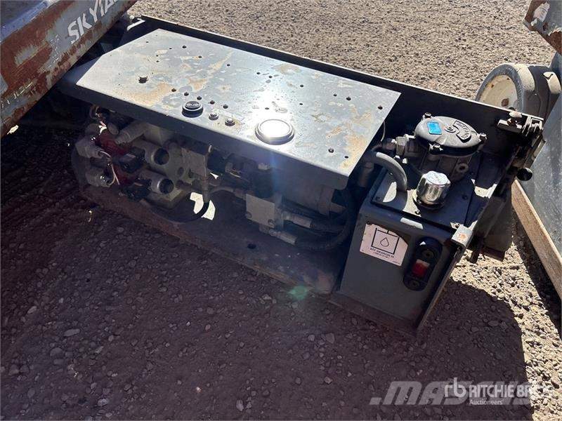 SkyJack SJIII3219 Škaraste platforme