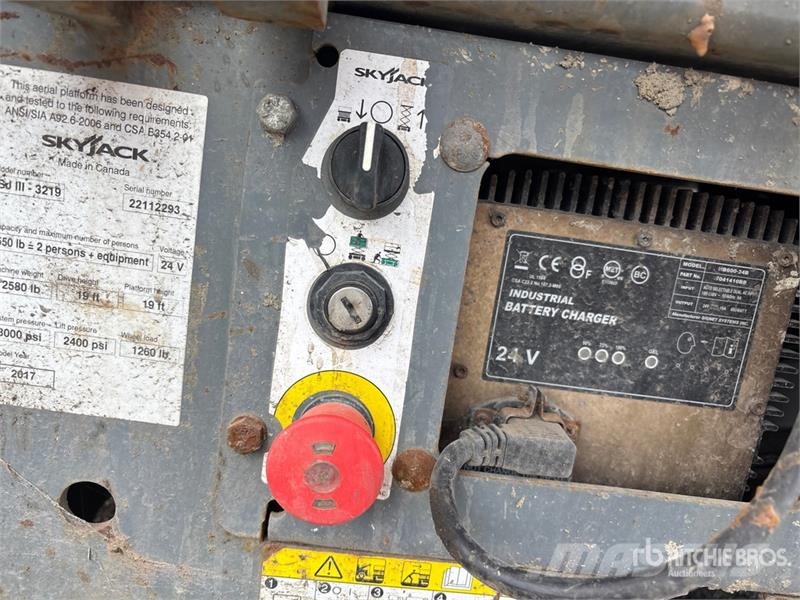 SkyJack SJIII3219 Šķerveida pacēlāji