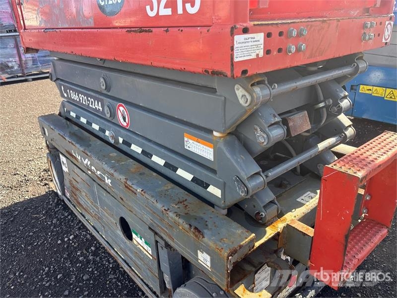 SkyJack SJIII3219 رافعات مقصية الشكل